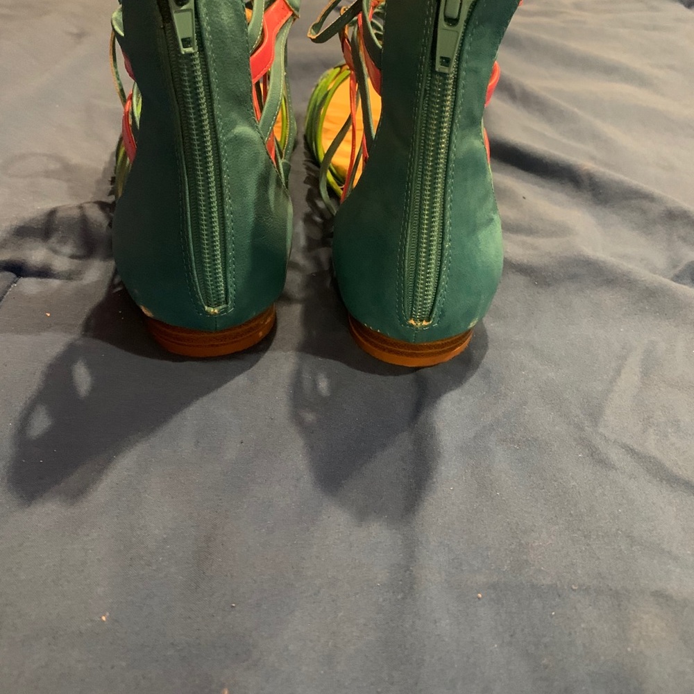 Sandles